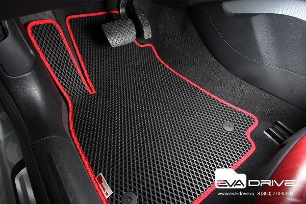 Audi A5 – у большинства моделей Ауди педаль газа касается пола при полном выжиме