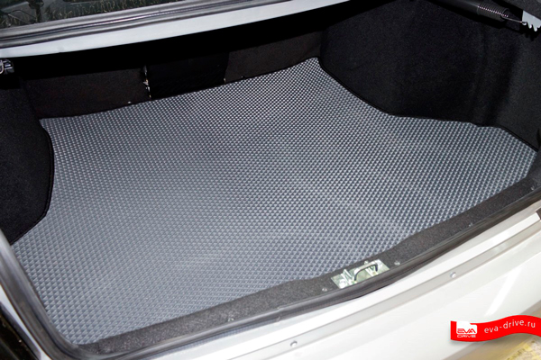 Оборудование салона и багажника ковриками EVA-DRIVE позволяет снизить теплопотери и обеспечивает шумоизоляцию